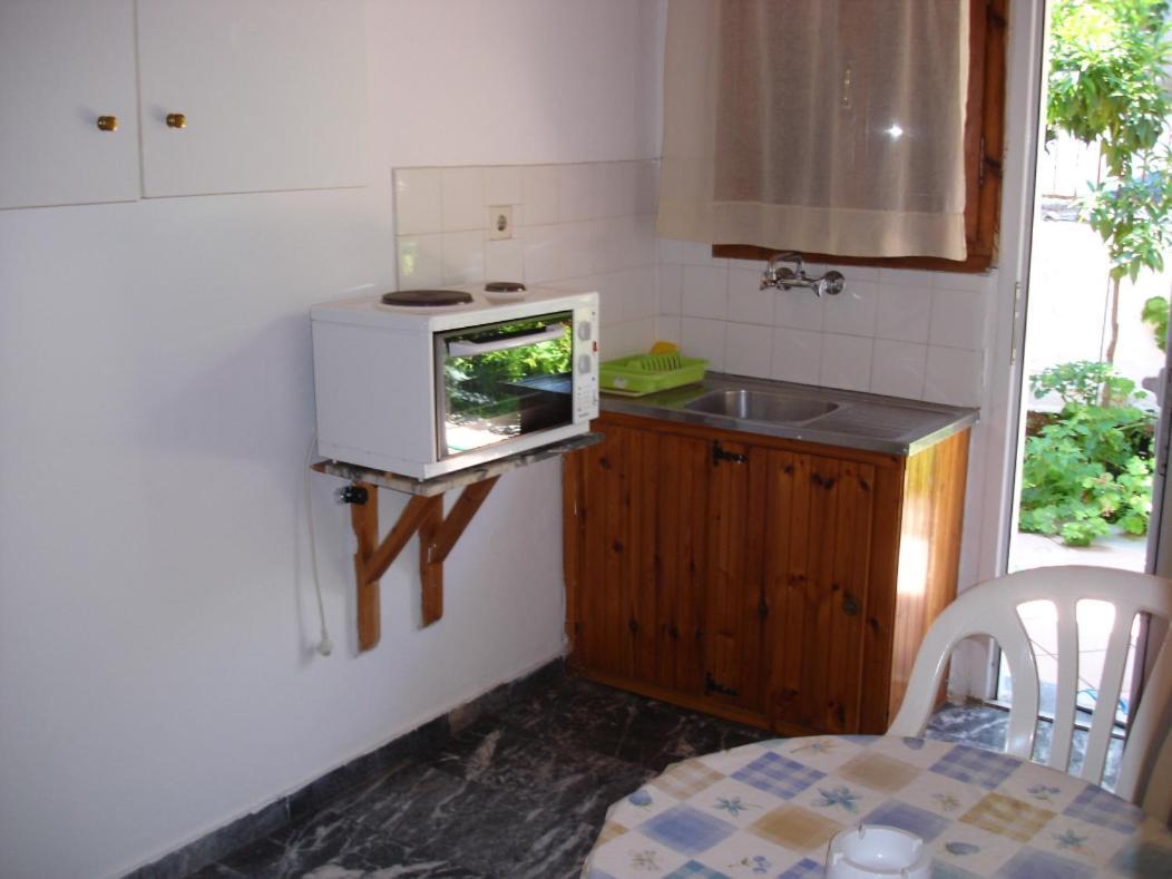Ilias Appartements Tsaprounis Ellinika  Kültér fotó
